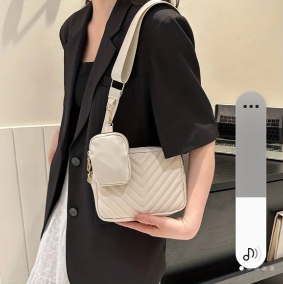 BOHO Nylon Chevron Quilted Crossbody - Picture 7 of 7